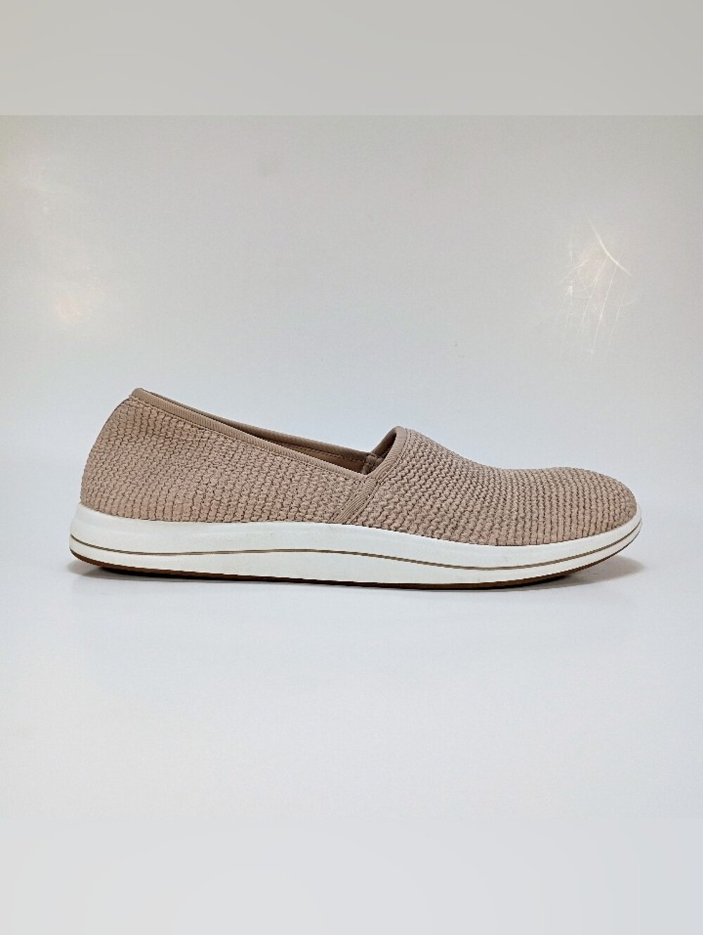 Clarks Cloudsteppers Womens 7.5 Breeze Stretch Beige Slip On Loafers